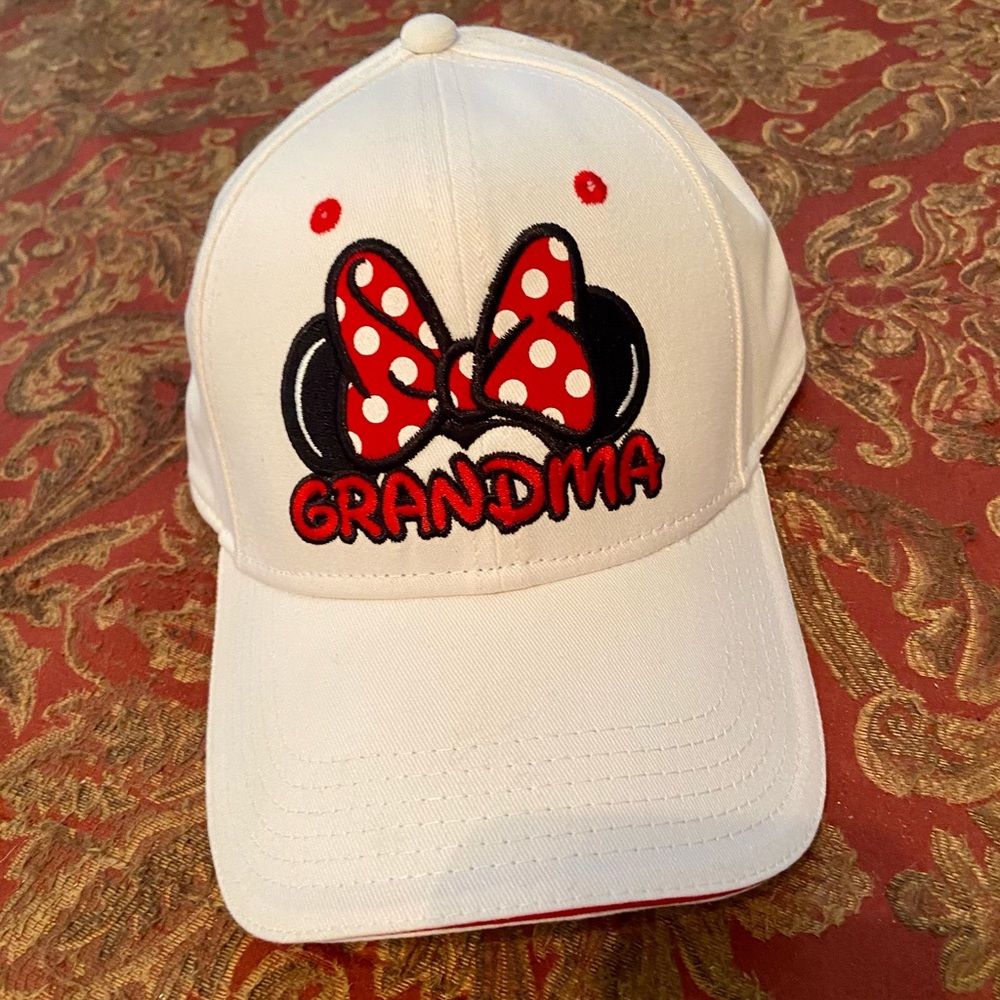 Cute Disney Minnie “Grandma” hat!